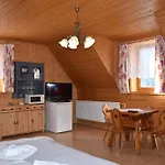 Bed & Breakfast Drevenica Diana 3*