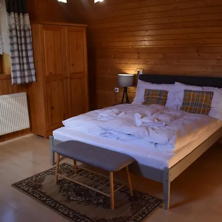 Drevenica Diana Nocľah s raňajkami 3*